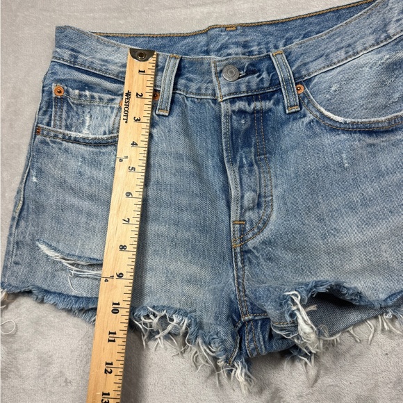 Levi’s 501 Cut Off Distressed Button Fly Waveline Denim Blue Jean Shorts 26 - Picture 9 of 16